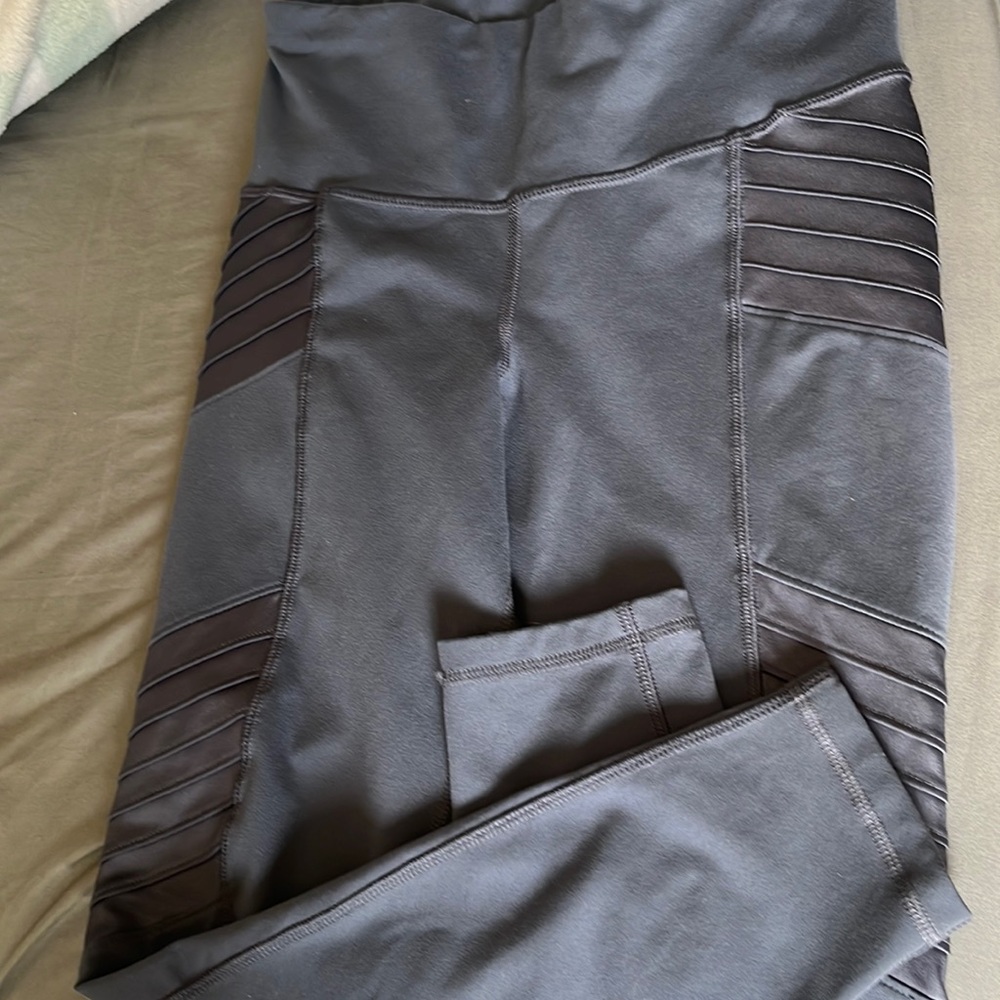 Thick grey workout leggings